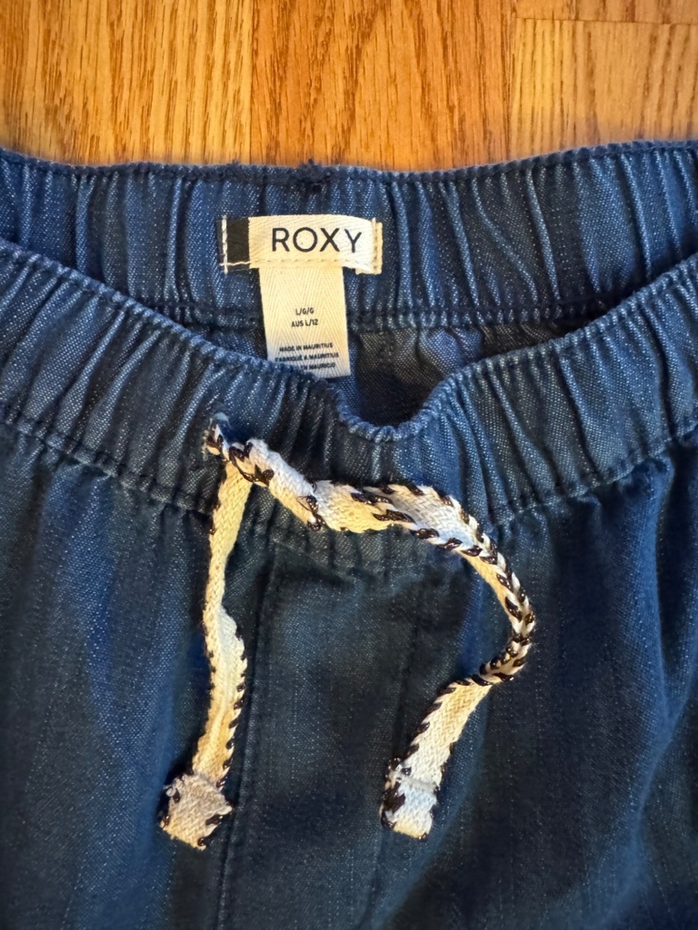 NWOT Roxy Denim Drawstring shorts - Picture 4 of 9